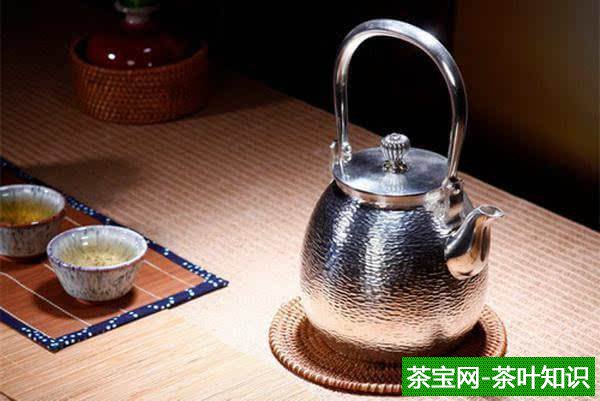 使用银壶烧水泡茶会不会有副作用 银壶泡茶可以