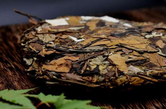 探访云南古树白茶的制作过程